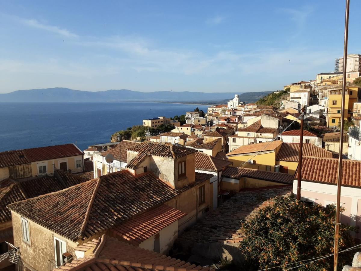 "Lo Studiolo" Apartment Πίτσο Εξωτερικό φωτογραφία