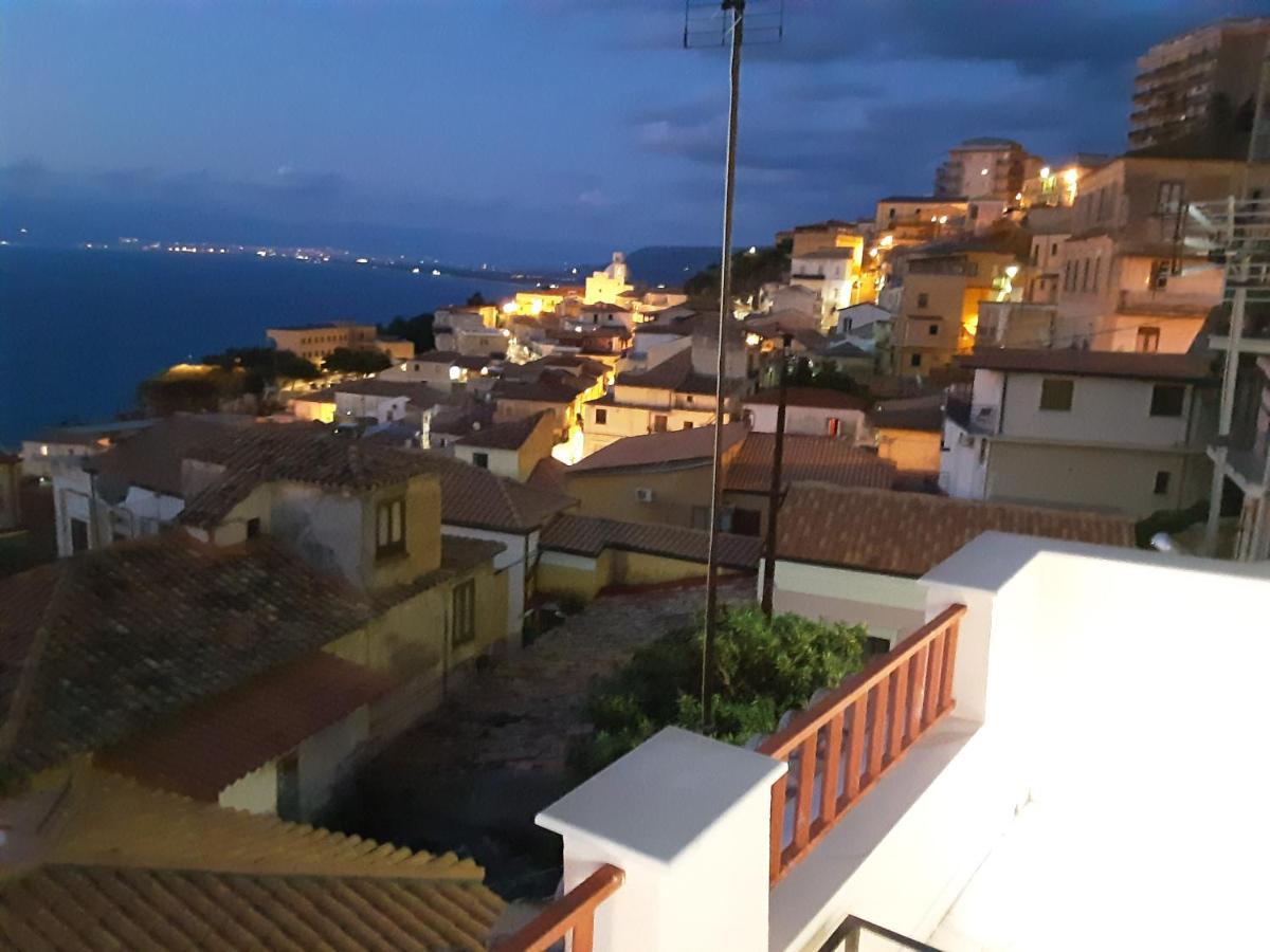 "Lo Studiolo" Apartment Πίτσο Εξωτερικό φωτογραφία